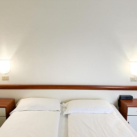 Hotel Bristol Riva del Garda Buitenkant foto
