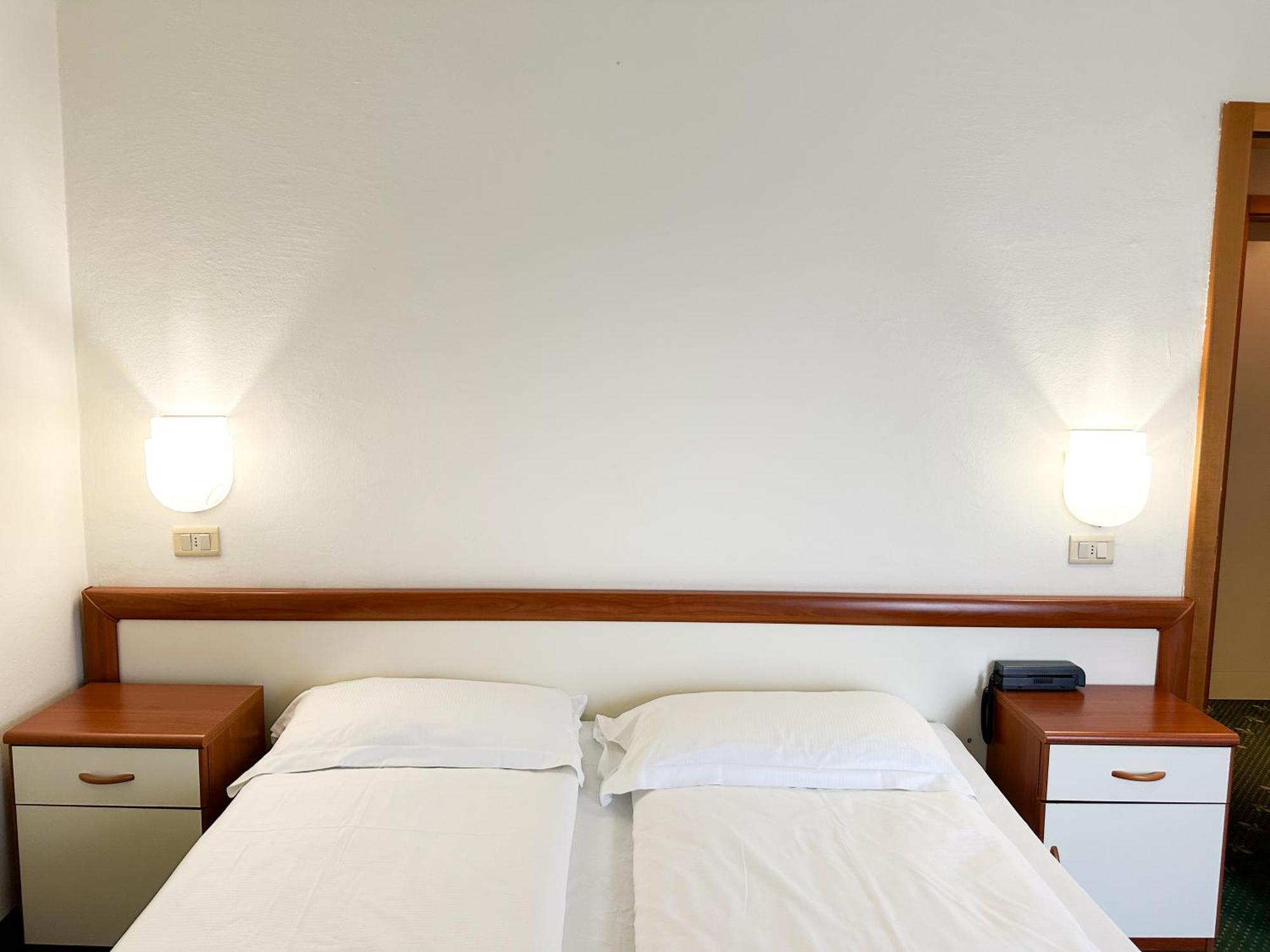Hotel Bristol Riva del Garda Buitenkant foto