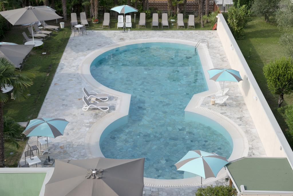 Hotel Bristol Riva del Garda Buitenkant foto