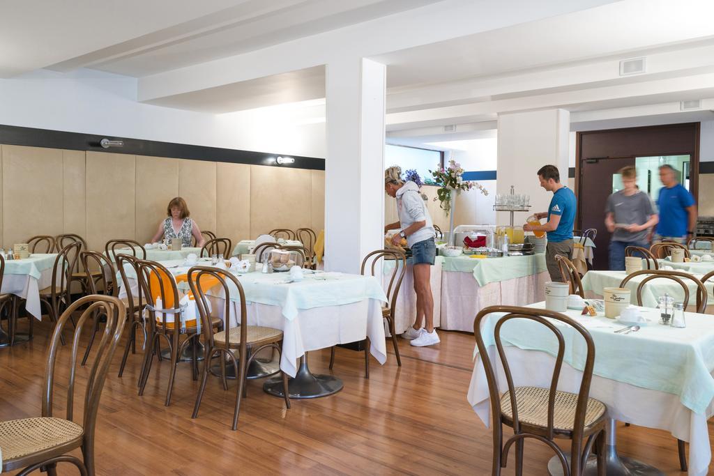 Hotel Bristol Riva del Garda Buitenkant foto