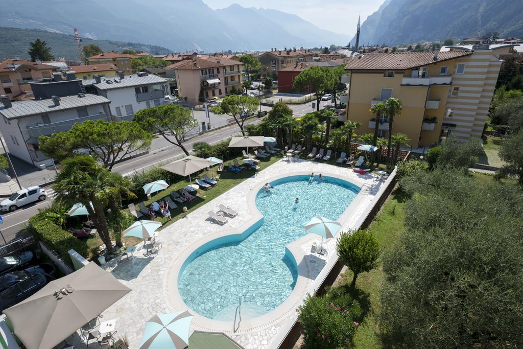 Hotel Bristol Riva del Garda Buitenkant foto