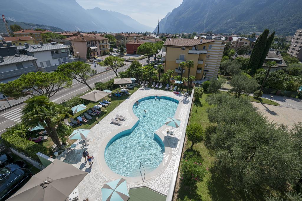 Hotel Bristol Riva del Garda Buitenkant foto