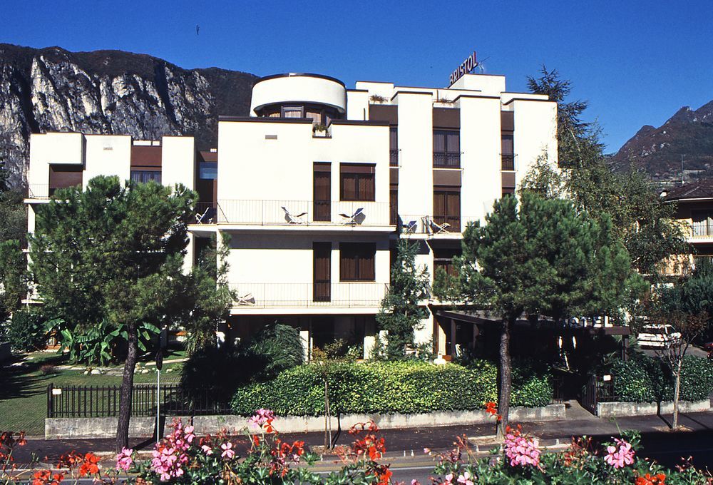 Hotel Bristol Riva del Garda Buitenkant foto