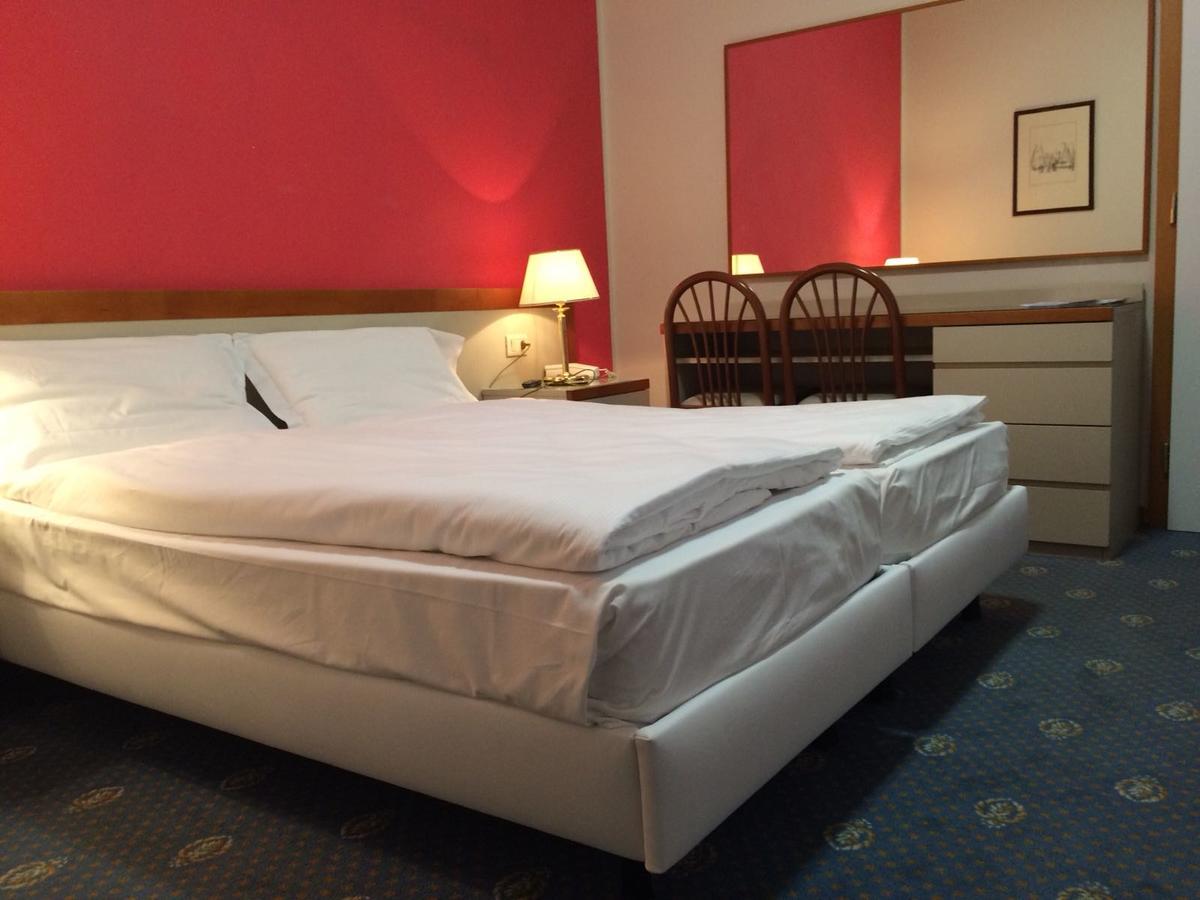 Hotel Bristol Riva del Garda Buitenkant foto